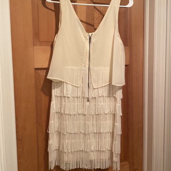 Off white sleeveless flapper dress - Picture 2 of 4